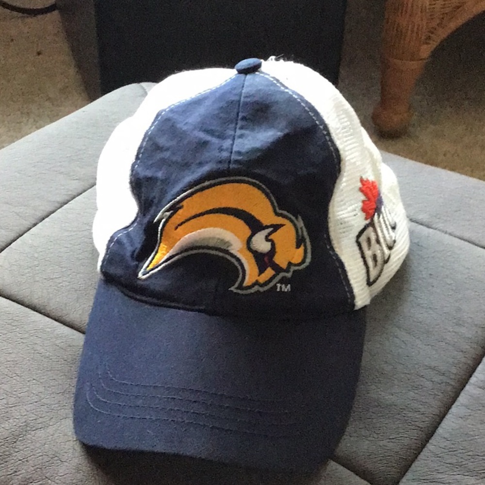 Sabres hat